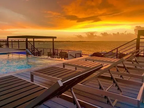 Sunset Gecko Condos - Unit 1A - Havuz