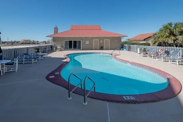 Sunset Harbor Beachview Condos - Havuz