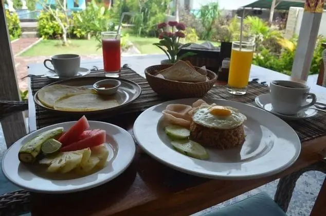 Sunset Hill Lembongan - Yerinde Yemek