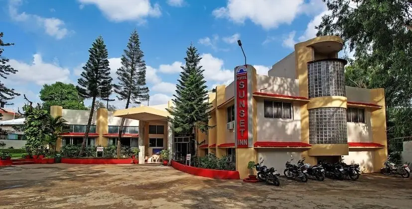 Hotel Sunset Inn Mount Abu with Swimming Pool - Öne Çıkan Resim