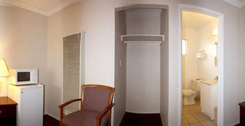 Sunset Inn and Suites