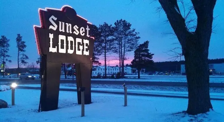 Sunset Lodge Escanaba