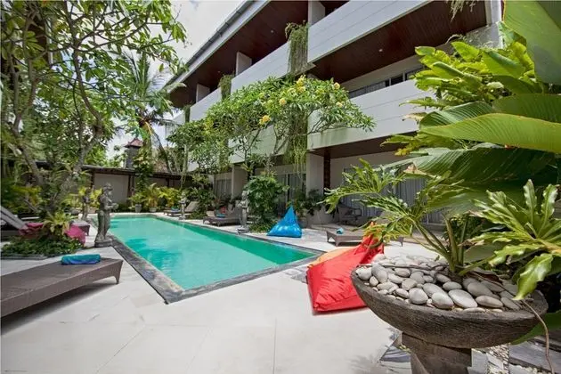 Sunset Mansion - Havuz