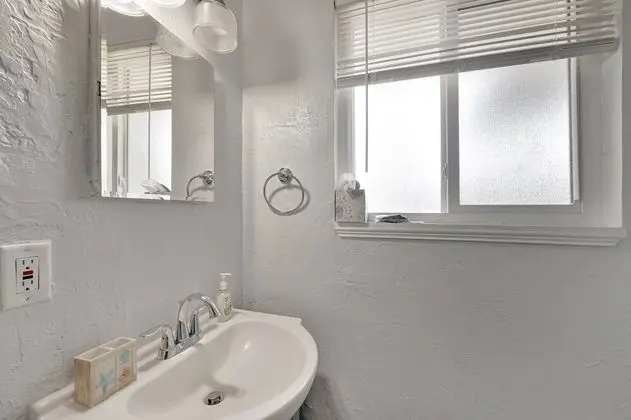 Sunset Stays by the Beach & Caddy's - Banyo Tipleri