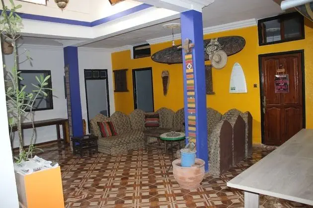Sunset Surfhouse - Lobi