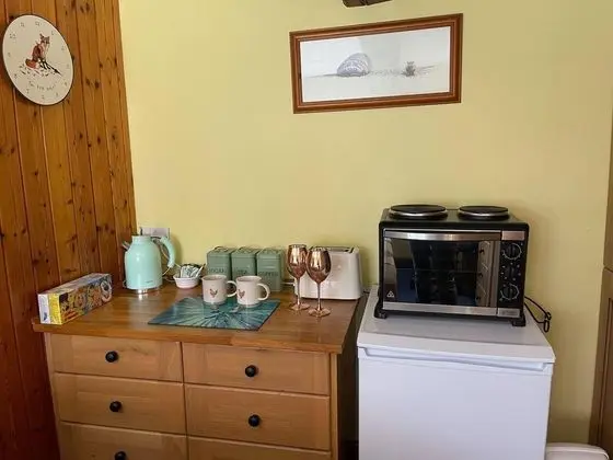 Sunshine Annex-double Bed,ensuite, Lounge, Kitchen - İç Mekan