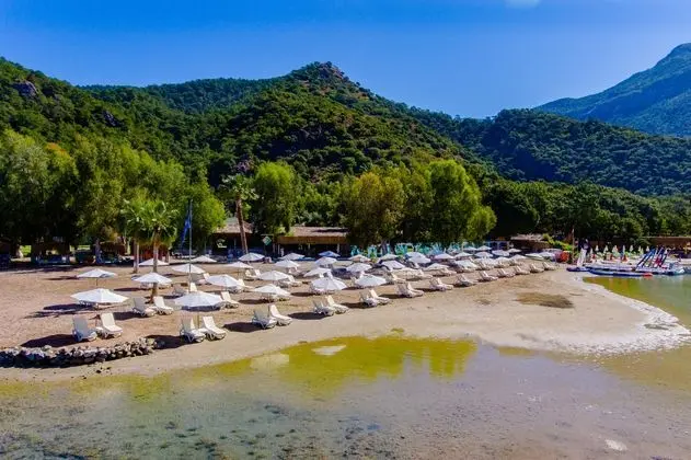 Sunshine Holiday Resort - 9