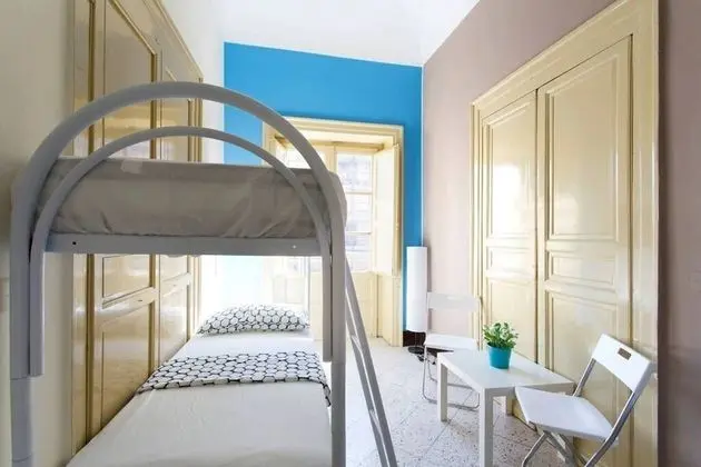 Sunshine Hostel - Öne Çıkan Resim
