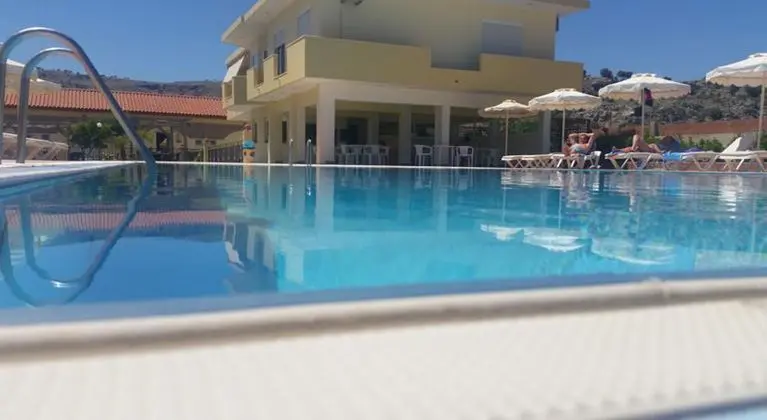 Sunshine Hotel - Havuz