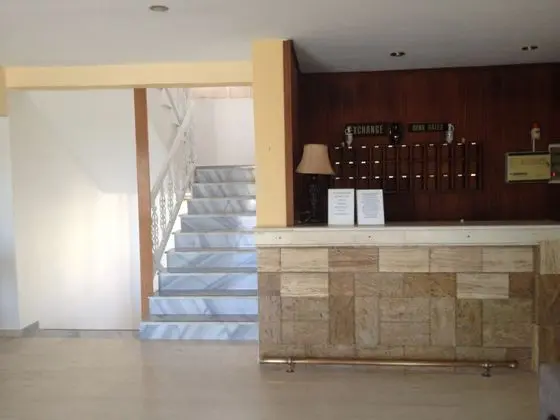 Sunshine Hotel - Lobi