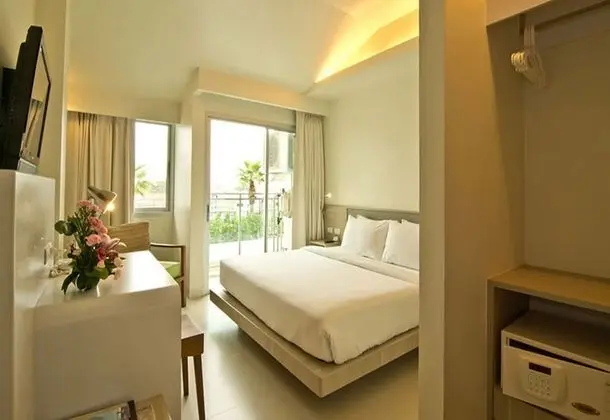 Sunshine Hotel And Residences