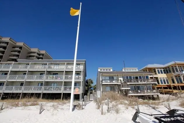 Sunswept Condo Rentals by Panhandle Getaways - Plaj