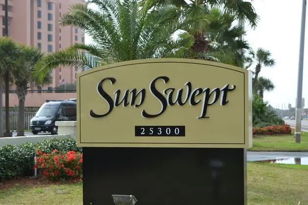 Sunswept Condominiums - Genel