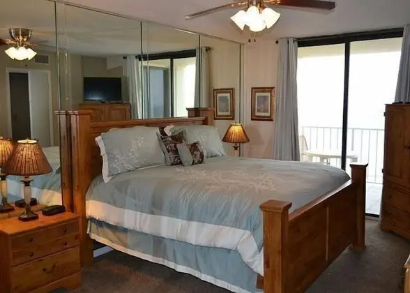 Sunswept Condominiums - Oda