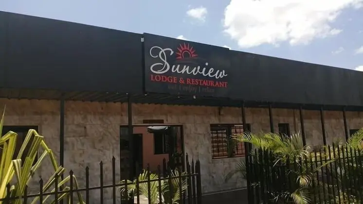 Sunview Lodge & Restaurant - 1