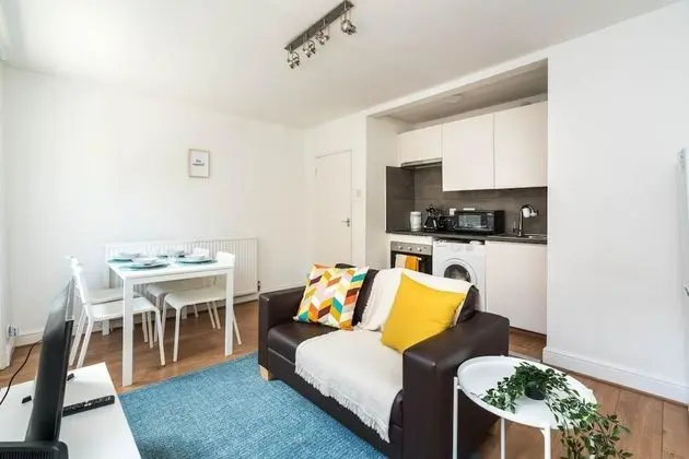 Super 1BD Flat Minutes From Kings Cross Station!