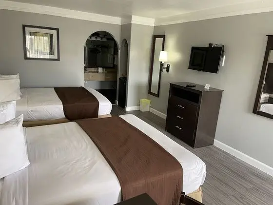 Super 6 Inn & Suites Gonzales - Oda