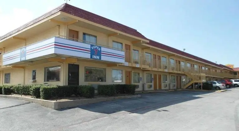 Super 7 Inn Dallas-Southwest