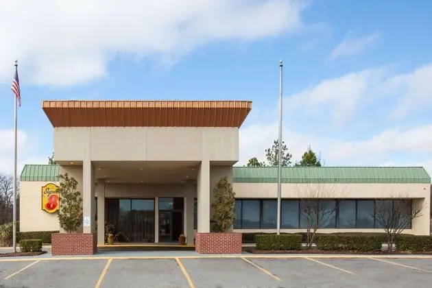 Super 8 Atoka