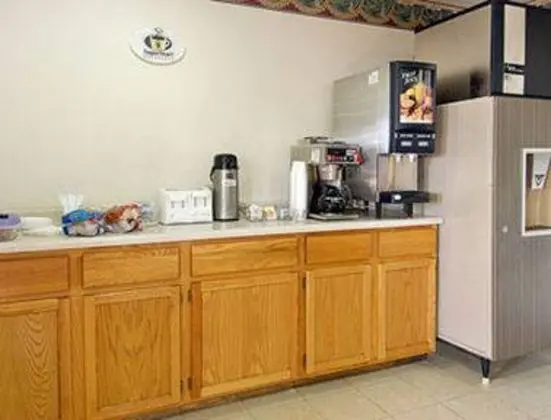 SUPER 8 AUSTIN MN - Genel