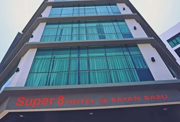 SUPER 8 HOTEL BAYAN BARU - Dış Mekan