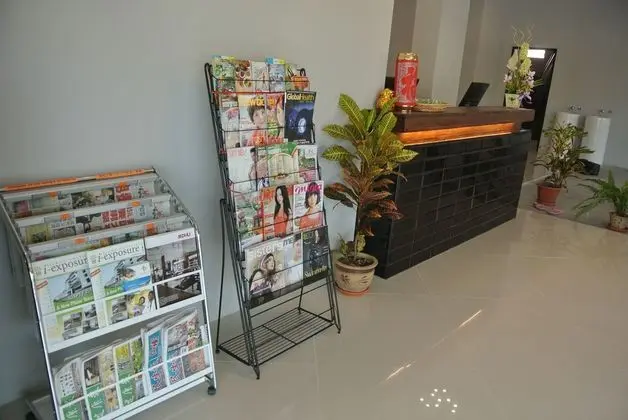 SUPER 8 HOTEL BAYAN BARU - Lobi