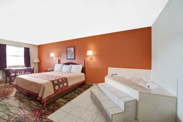 Super 8 by Wyndham Dallas South - Genel
