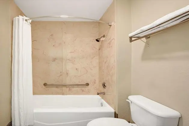 Super 8 by Wyndham Dallas South - Genel