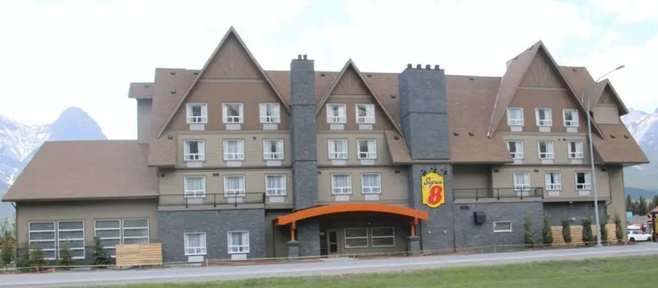 Super 8 Canmore