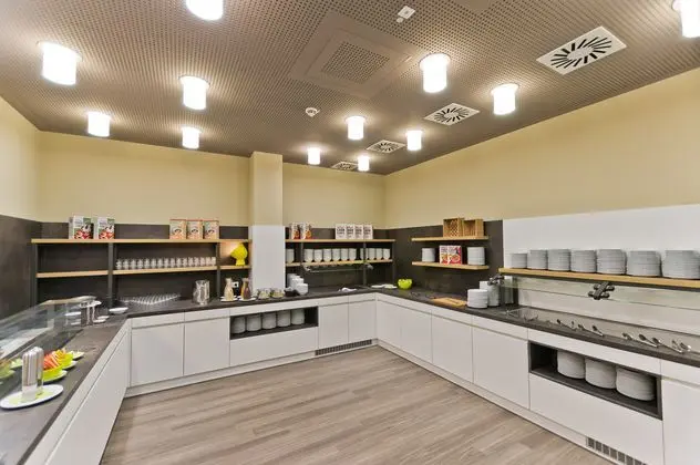 Super 8 Freiburg - Yeme / İçme