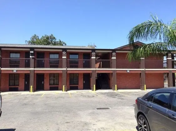 Super 8 Laredo