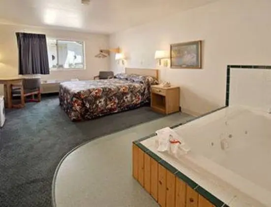 SUPER 8 MOTEL ELY MINNESOTA - Genel