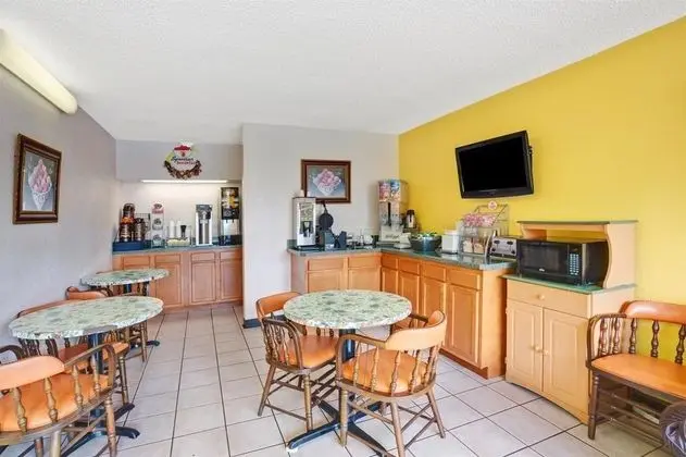 Super 8 Motel - Jacksonville / Central