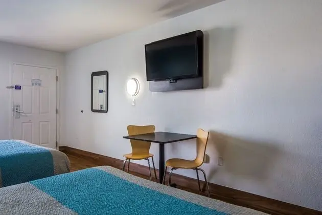 Super 8 Motel - Pensacola N.A.S. CORRY