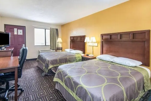 Super 8 Motel - Seguin