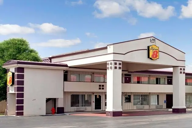 Super 8 Oklahoma Frontier City