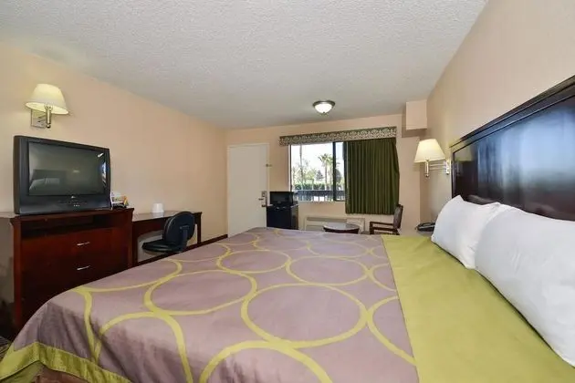 Super 8 Ontario CA
