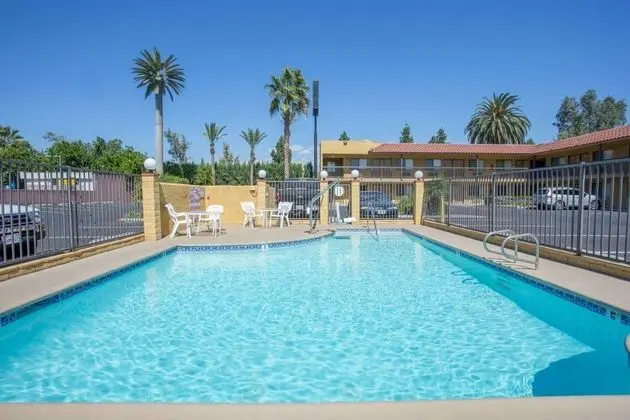Super 8 Ontario CA