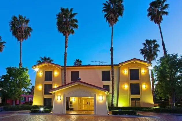 Super 8 San Bernardino