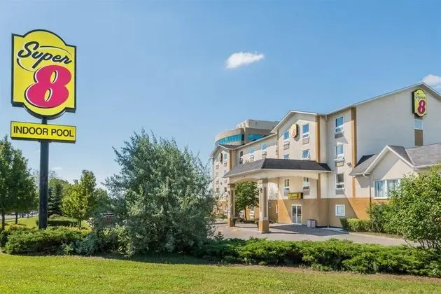 Super 8 by Wyndham Ajax Toronto
