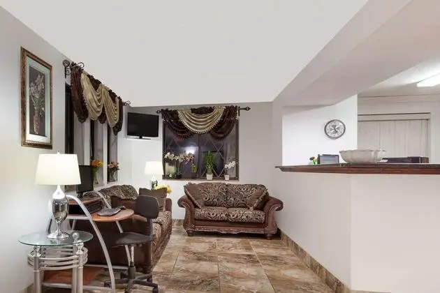 Super 8 by Wyndham Amsterdam