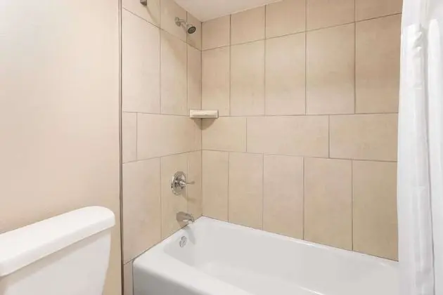 Super 8 by Wyndham Asheville Airport - Banyo Tipleri