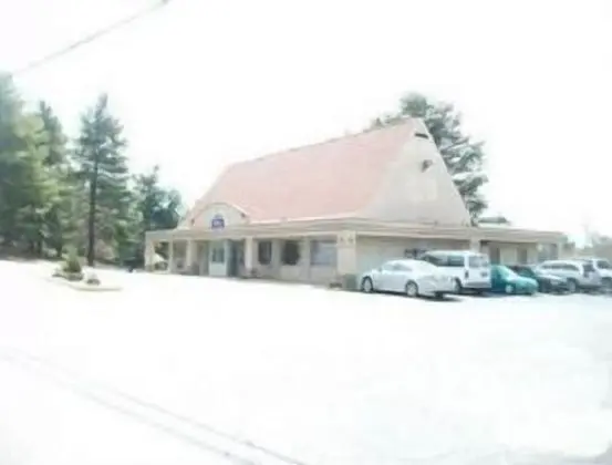 Super 8 by Wyndham Asheville Airport - Dış Mekan