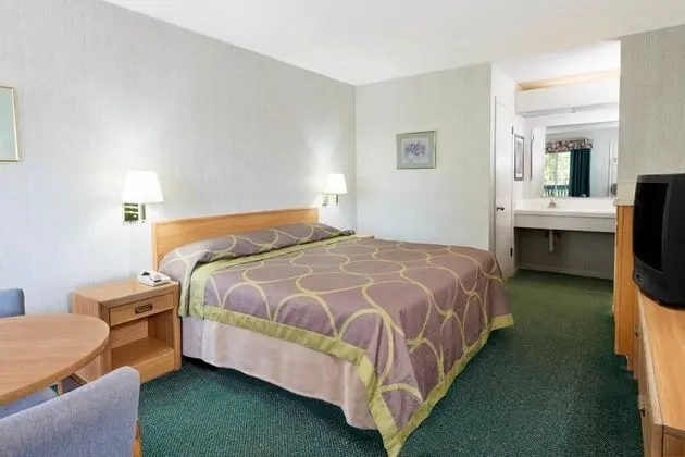 Super 8 by Wyndham Auburn