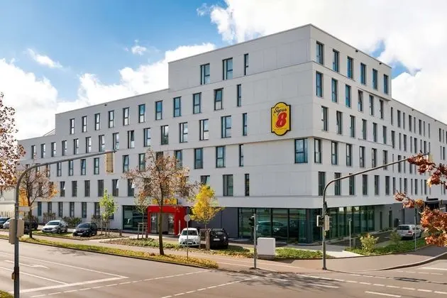Super 8 by Wyndham Augsburg - Dış Mekan