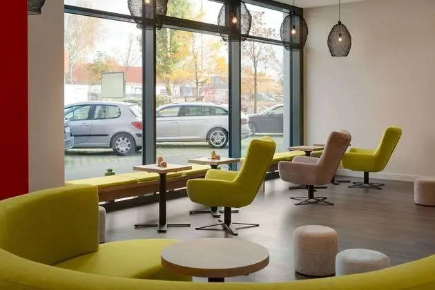 Super 8 by Wyndham Augsburg - Lobi