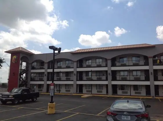Super 8 by Wyndham Austin University/Downtown Area