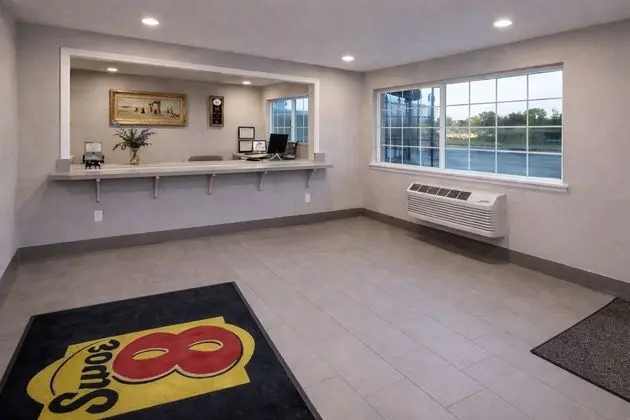 Super 8 by Wyndham Bakersfield Ca - Lobi
