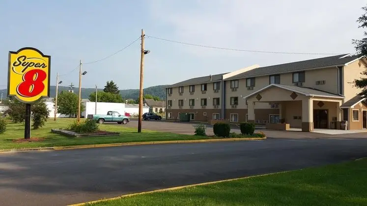 Super 8 by Wyndham Bath Hammondsport Area