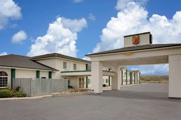 Super 8 by Wyndham Battle Mountain